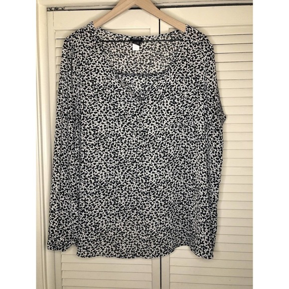 Torrid Sheer Black and White Heart Top Size 2 Open Back - Picture 1 of 8